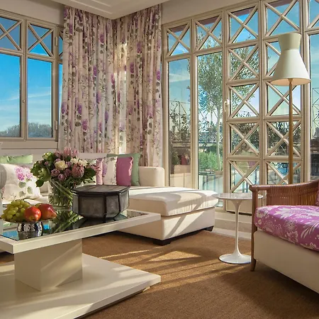 Four Seasons Hotel 5*