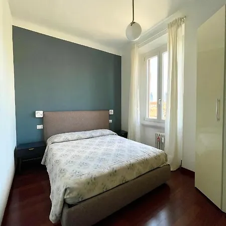 Appartement The Painting Apartment. A And Lovely In *