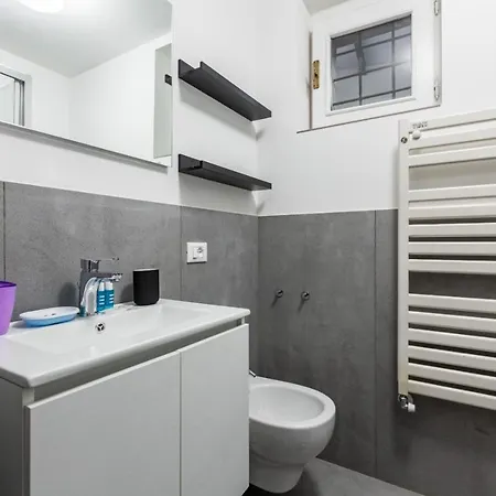 New! 700m From Corso Lodi! شقة