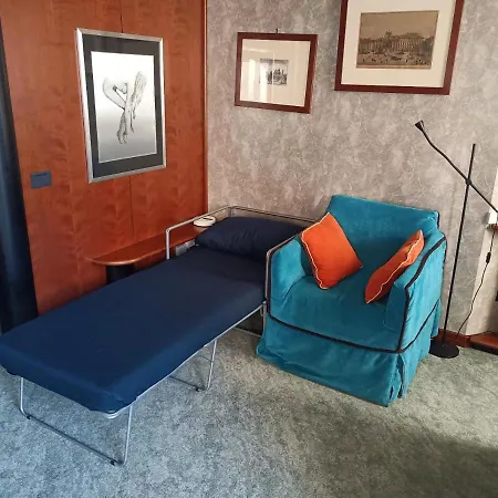 Elegant Apartment For 4 - Metro 5 Min - Duomo 10 Min - Milano
