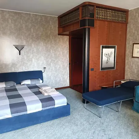 Elegant Apartment For 4 - Metro 5 Min - Duomo 10 Min - Milano Apartmán *