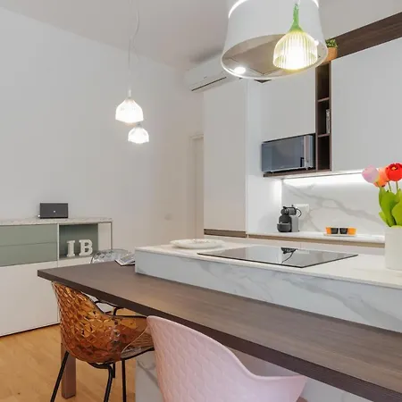 Apartman Design Premium In Center - Homeunity *