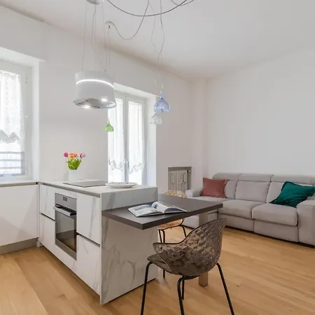 Design Premium In Center - Homeunity Milánó