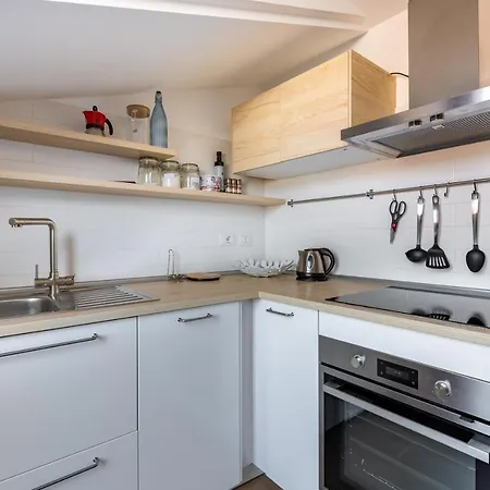Lejlighed Guesthost - Cozy With Parking 5 Min Walk From The Bus Stop Milano