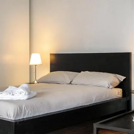 Easy Isola, For An Easy Appartement *