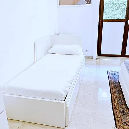Vendégház Executive 80 M2, 2floor, Quiet In Navigli-duomo Milánó
