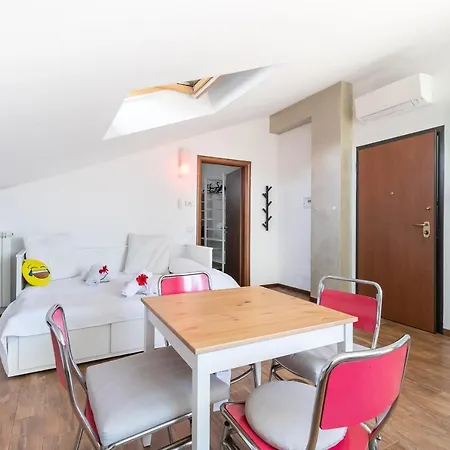 Alessia's Flat - Affori Milan