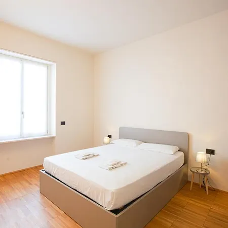 Easylife - - Crocetta 2 P1d - Porta Romana Apartment Milan