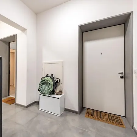 Guesthost - Lovely & Comfy Apartment Mailand