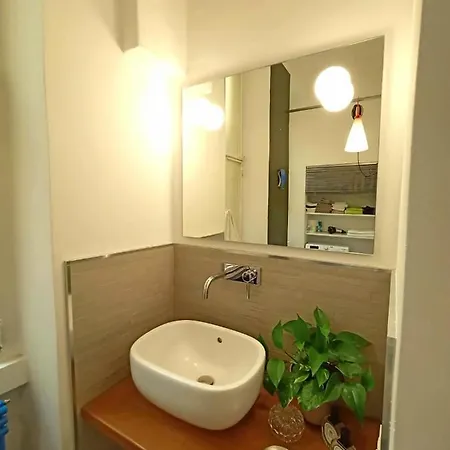 Charming Design Into Navigli District Апартаменты