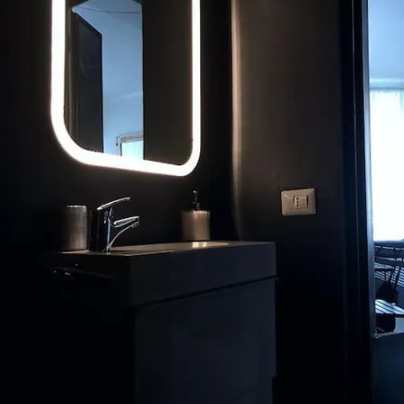 Brera Luxury Cozy Flat! * Milánó