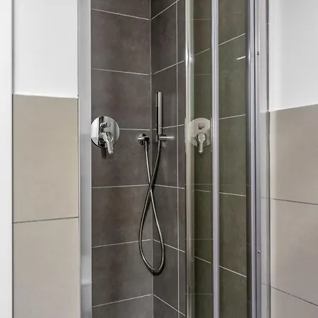 Modern With Terrace & Garage By Ndp Rent