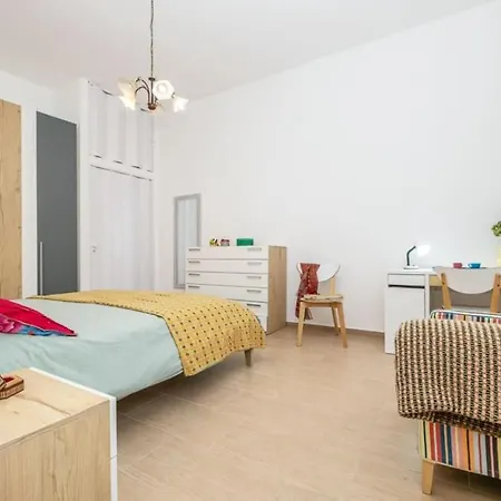 Liberty House, In Stile Retro! *