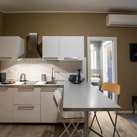 Quiet & Stylish Flat 2 Min Metro Fast Wi-fi アパート ミラノ