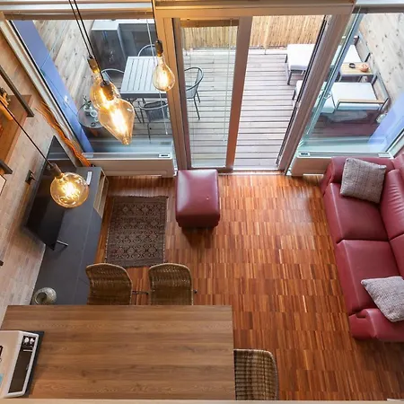 Luxury Loft Adriano 51 דירה *