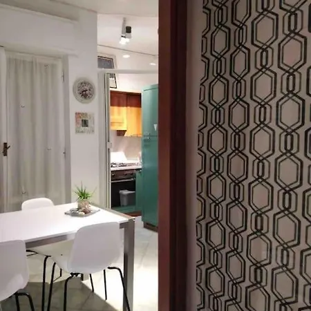 アパート Lovely Flat, Super Connected To The Centre,wifi,4p