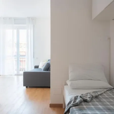 Modern House Dergano A 150 Metri Metro ミラノ