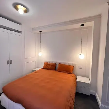 Elegante In Zona Tortona-solari Apartamento