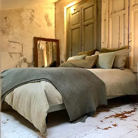 Charming And Design Attic Loft In Coolest Area Navigli Ticinese شقة *