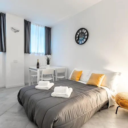 Sansiro-duomo, Exclusive Apartment, Wifi & Netflix Daire Milano
