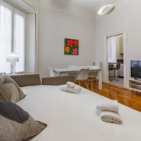 Easylife: Cozy Retreat In Milan's Historic Center *