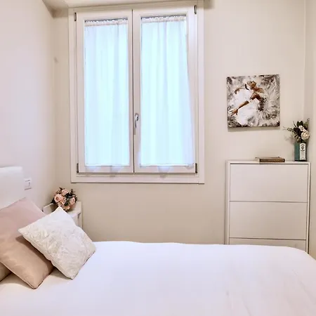 Easylife - Elegante Bilocale A Due Passi Dal Colorato Quartiere Di Porta Venezia * Milano