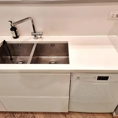 Gazzana Corner House *