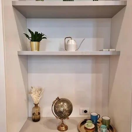 Gazzana Corner House *