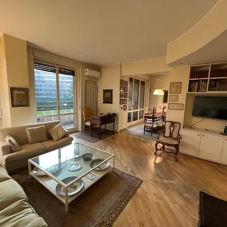 San Siro Club מלון