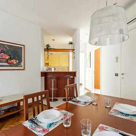 Mac Mahon - Two Bedrooms * Milan