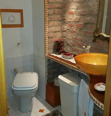 Miniattico Fara Милан