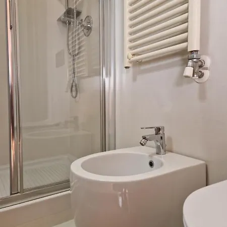 Modern Bright And 아파트