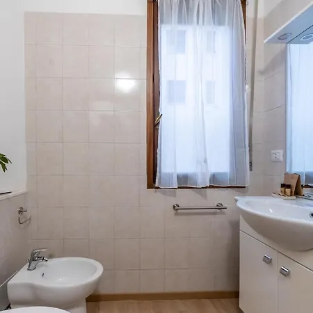 1,2 Porta Centro Parking Free Daire