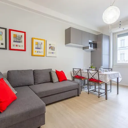 Darsena Navigli Apt - 800 M Far From P.ta Genova M2 Apartment