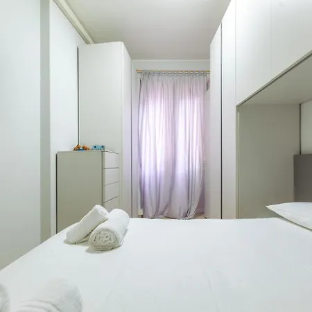 Darsena Navigli Apt - 800 M Far From P.ta Genova M2 Milan