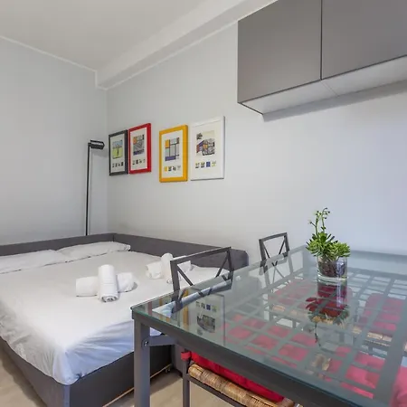 Darsena Navigli Apt - 800 M Far From P.ta Genova M2 Milan
