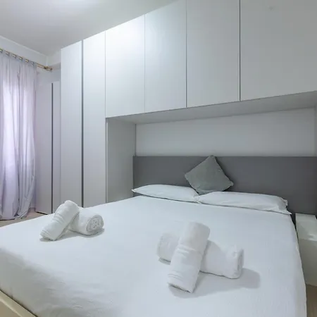 Darsena Navigli Apt - 800 M Far From P.ta Genova M2 *