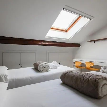 Guesthost - The Cosy Terrace Of Milano- Via Sardegna * Milano