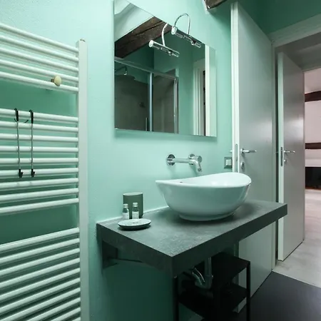 Guesthost - The Cosy Terrace Of Milano- Via Sardegna *