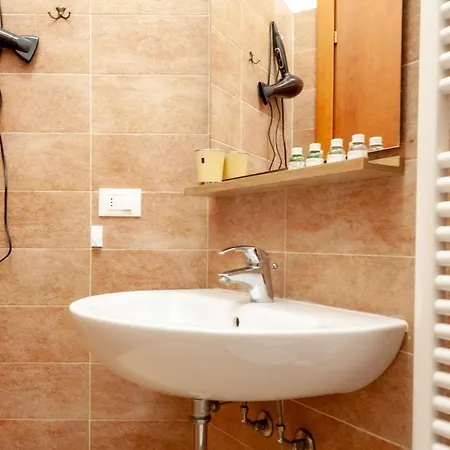 Apartment Bnbutler - Pellegrino Rossi, 42 - Ampio E Comodo Per 5 Milan