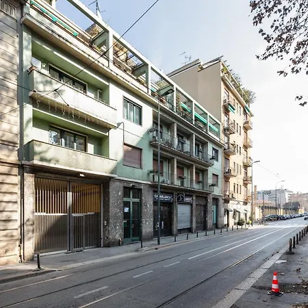 Guesthost - Near Piazza Firenze 아파트