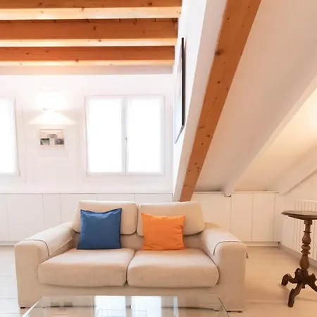 Apartamento Mansarda Cola *