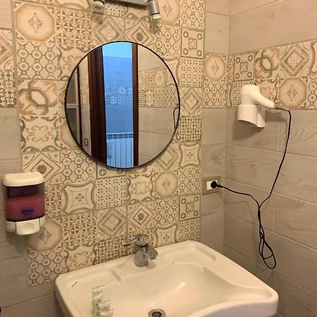 Cascina Bellaria Hostel *