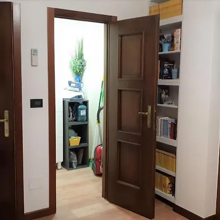 Bright Two-room Overlooking The Park 米兰