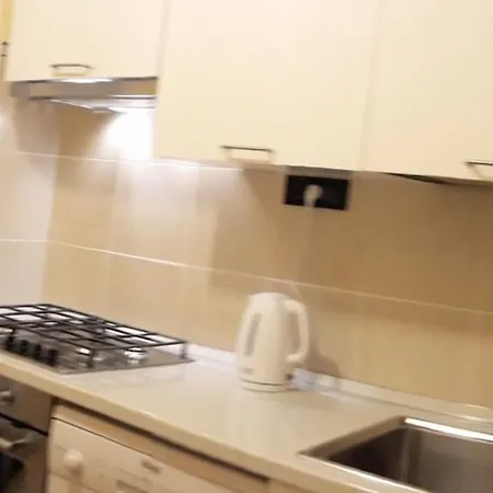 Bright Two-room Overlooking The Park