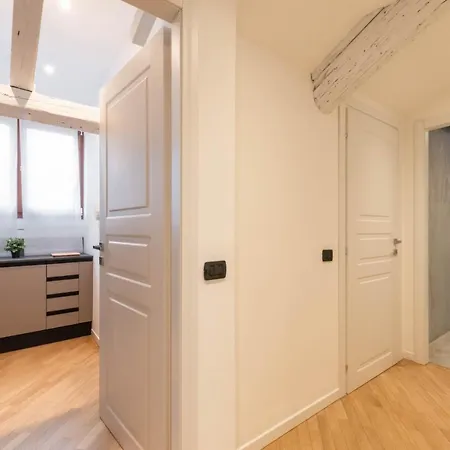 Brera Flat Near Duomo דירה *