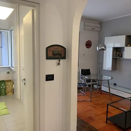 Lejlighed Insubria Urban Flat -fast Wifi-15 Min To Center *