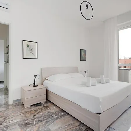 Apartment Guesthost - Dergano Comfy - 250 M Far From M3 Milan