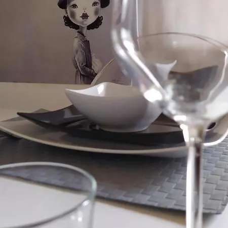 شقة Nolo93 Attic Right In Front Of The Metro Station To Duomo