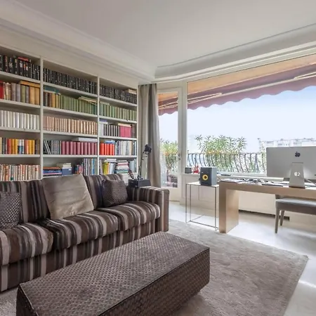 בית נופש Incomparable Penthouse Huge Terrace מילאנו
